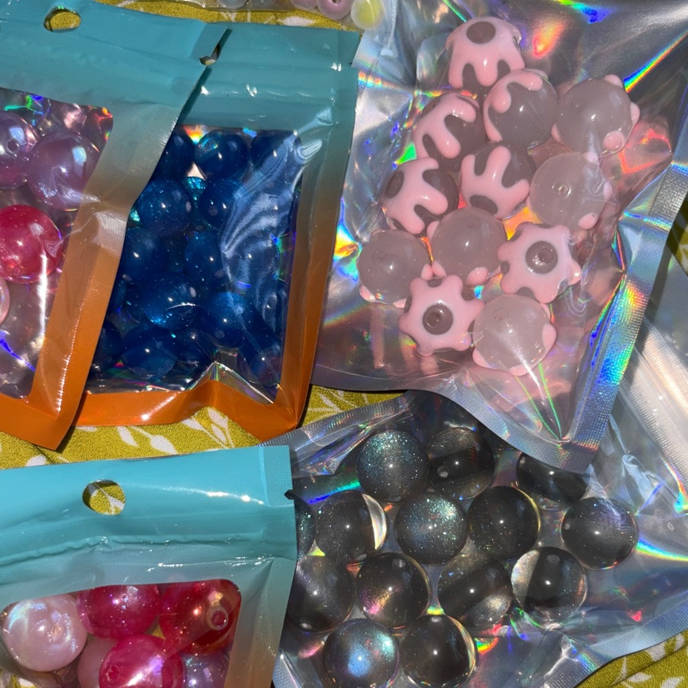 Assorted Iridescent Craft Beads - Pink, Blue, Purple, blue - FULL LOT - Picture 6 of 9